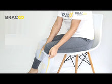 將影片載入圖庫檢視器並播放,BRACOO奔酷 KS91<br/>半月型軟墊支撐透氣套筒護膝